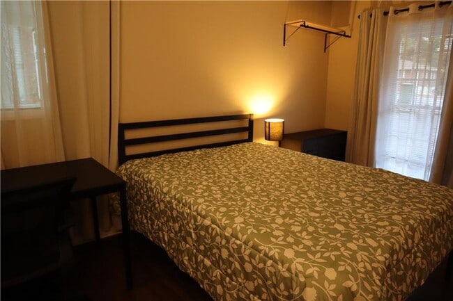 3033 Empire Blvd SW in Atlanta, GA - Building Photo - Building Photo