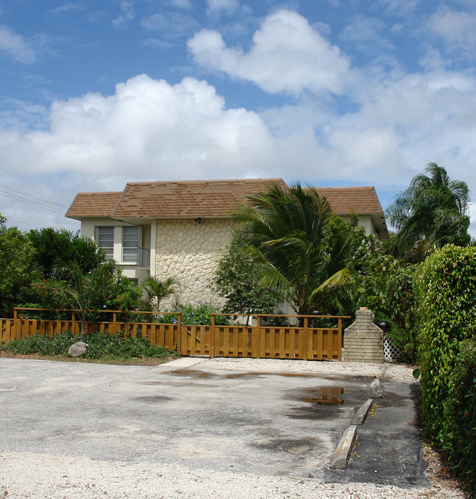 1957 Scott St in Hollywood, FL - Building Photo