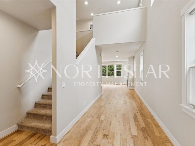 10100 SW Foxtrot Terrace in Beaverton, OR - Building Photo - Building Photo