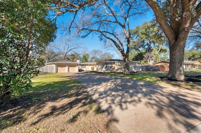 1905 Avenue D in Katy, TX - Building Photo - Building Photo