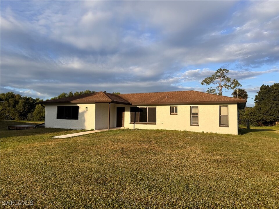 14800 Fritchey Rd in Naples, FL - Building Photo