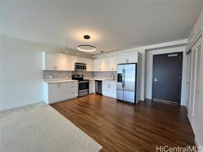 888 Kapiolani Blvd in Honolulu, HI - Building Photo - Building Photo