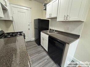 126 Jersey St, Unit 2 in Boston, MA - Foto de edificio - Building Photo