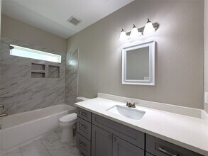 2123 Bidwell Dr in Houston, TX - Building Photo - Building Photo