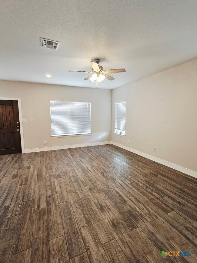 110 E Otto St in Marion, TX - Building Photo - Building Photo