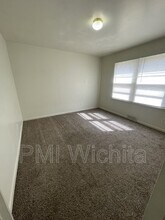 1909 N Jeanette Ave in Wichita, KS - Building Photo - Building Photo