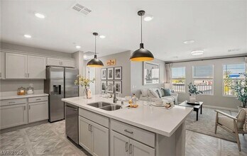 4258 Vivenda St in Las Vegas, NV - Building Photo - Building Photo