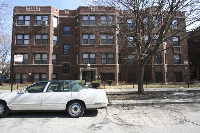 Merrill Court in Chicago, IL - Building Photo - Building Photo