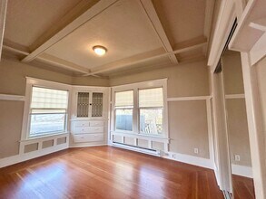 2156 6th Ave W in Seattle, WA - Building Photo - Building Photo