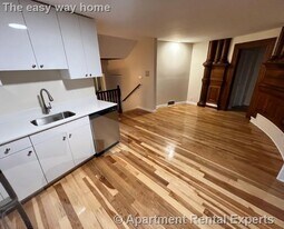 17 Bow St in Somerville, MA - Building Photo