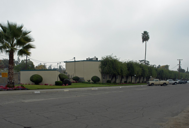 Sequoia Gardens Apartments in Fresno, CA - Building Photo - Building Photo