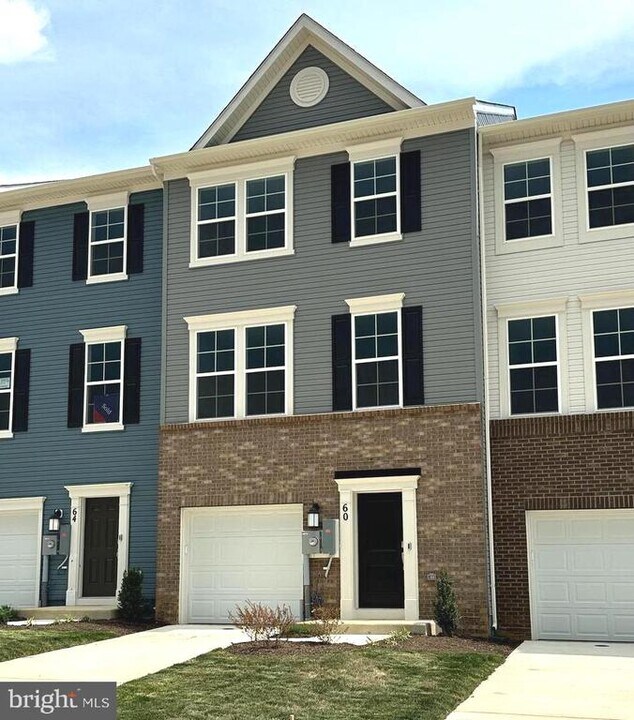 60 Telluride Wy in Charles Town, WV - Building Photo