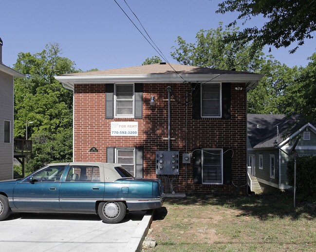 569 Lawton St in Atlanta, GA - Foto de edificio - Building Photo