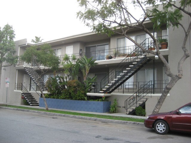 7171 Lexington Ave in West Hollywood, CA - Building Photo