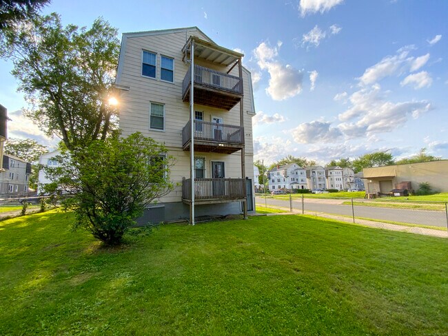 240 Martin St in Hartford, CT - Building Photo - Building Photo