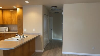 3161 Juniper Ridge Dr in Medford, OR - Building Photo - Building Photo