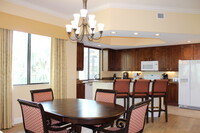 985 Sandpiper St in Naples, FL - Foto de edificio - Building Photo