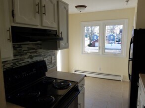 678 Savin Ave, Unit 2D in West Haven, CT - Building Photo - Building Photo