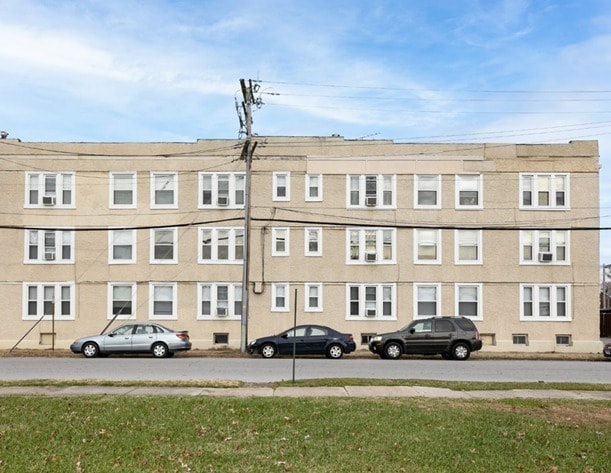 Utopia Apartments in Murphysboro, IL - Building Photo