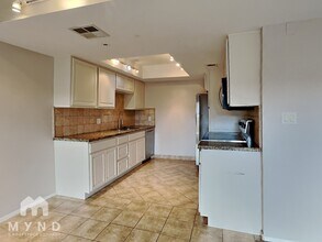 7850 E Camelback Rd in Scottsdale, AZ - Building Photo - Building Photo