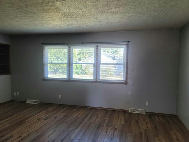 2731 N Pershing Ct in Wichita, KS - Building Photo - Building Photo