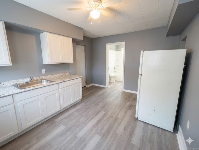 754 E 14th St, Unit 2