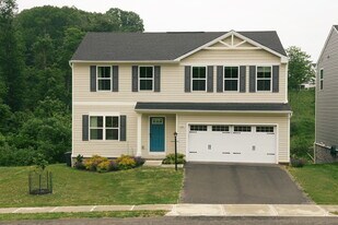 4321 Zenith Ln in South Park, PA - Building Photo