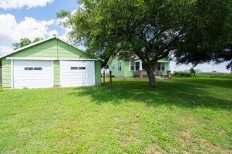 2600 Phillipsburg Church Rd in Chappell Hill, TX - Foto de edificio - Building Photo