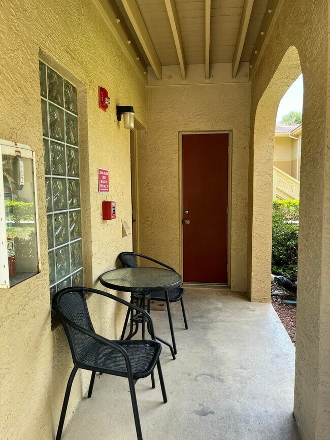 4751 Via Palm Lks, Unit 401 in West Palm Beach, FL - Building Photo - Building Photo