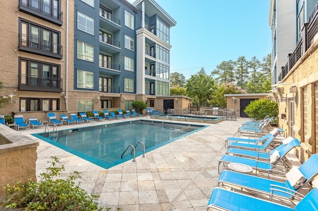 Trinity Commons in Durham, NC - Foto de edificio - Building Photo