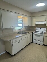 5222 Bogdonoff Dr in Seffner, FL - Building Photo - Building Photo