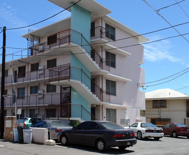 737 Mahiai Pl in Honolulu, HI - Building Photo - Building Photo