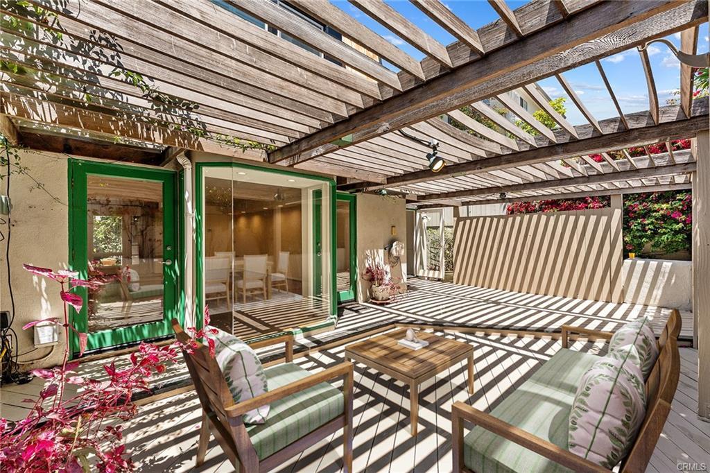11053 Strathmore Dr in Los Angeles, CA - Building Photo