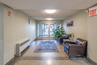 King Alfred Apartments in Passaic, NJ - Building Photo - Lobby