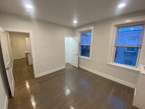 111 Park Dr in Boston, MA - Building Photo - Building Photo