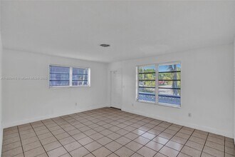 16980 N Miami Ave in North Miami Beach, FL - Building Photo - Building Photo