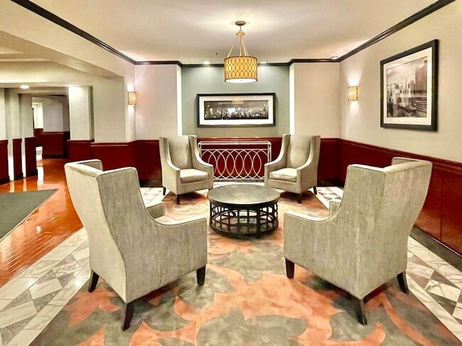 40 E 9th St, Unit 804 in Chicago, IL - Building Photo - Building Photo