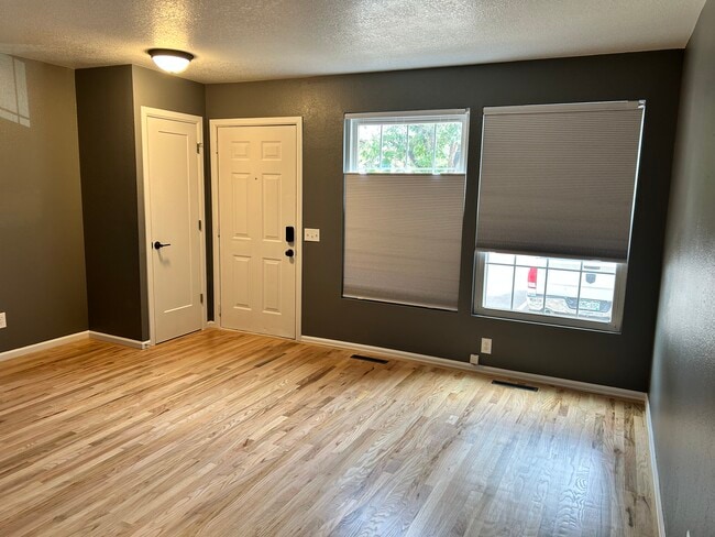 11584 Community Center Dr in Northglenn, CO - Foto de edificio - Building Photo