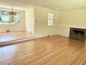 56 Stonybrook Rd in Fairfield, CT - Building Photo - Building Photo