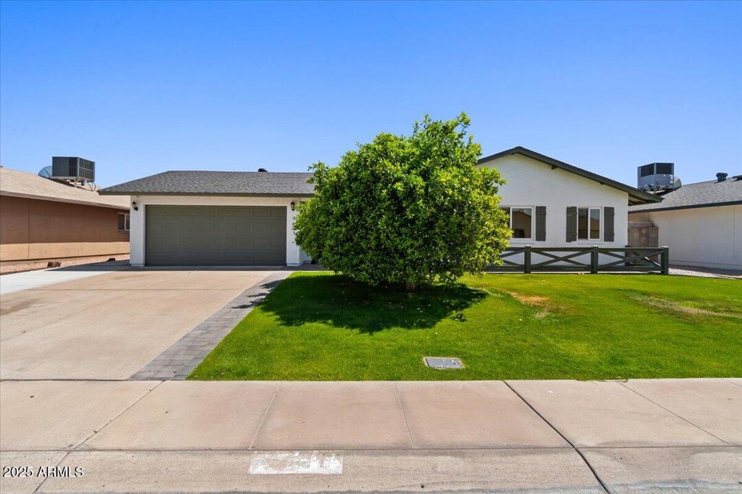 4421 S Terrace Rd in Tempe, AZ - Building Photo