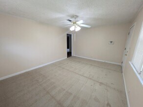 1081 Veal St SW in Conyers, GA - Building Photo - Building Photo