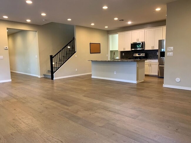 4650 E Tierra Buena Ln