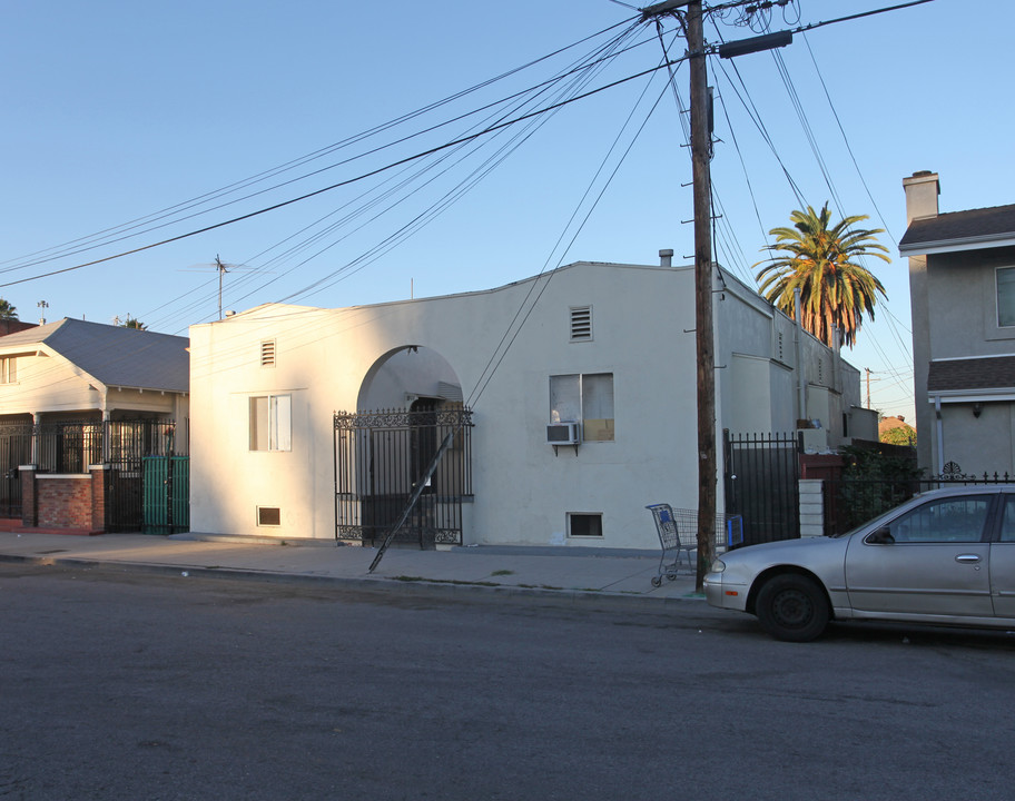 1915 Gates St in Los Angeles, CA - Building Photo