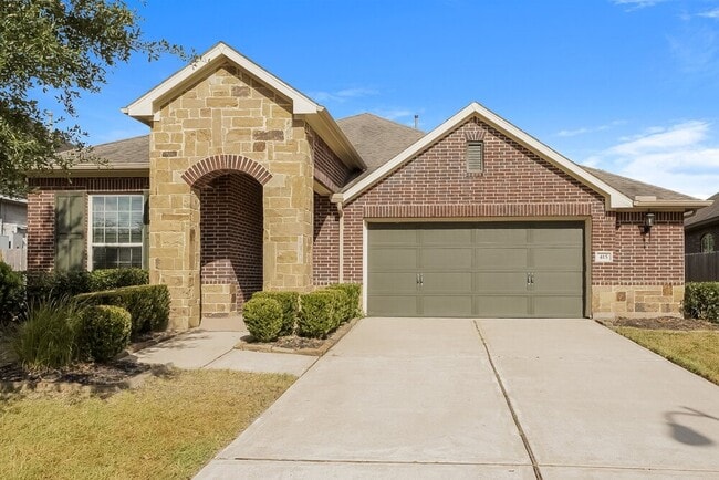 property at 415 Rocky Briar Ct