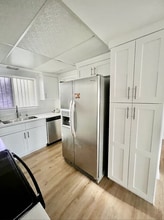 1015 N Michillinda Ave, Unit 114 in Pasadena, CA - Building Photo - Building Photo