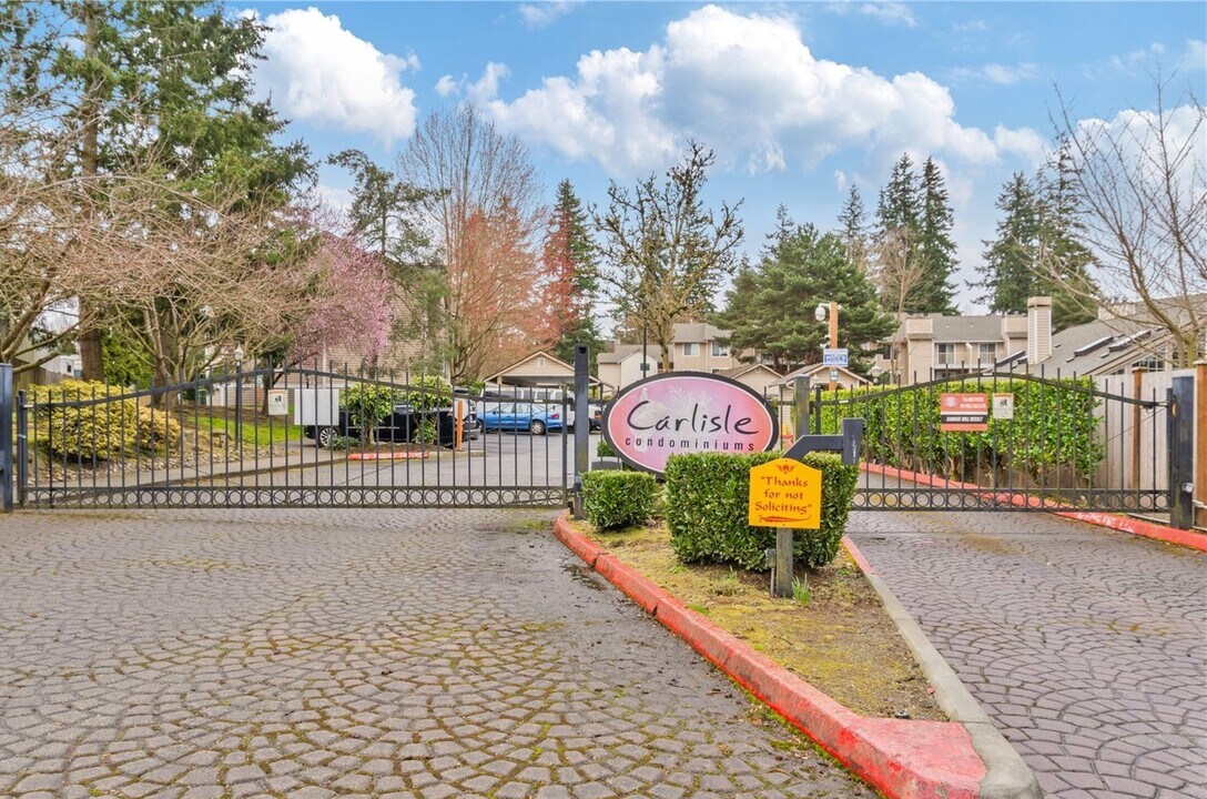 11527 Highway 99, Unit D-303 in Everett, WA - Building Photo