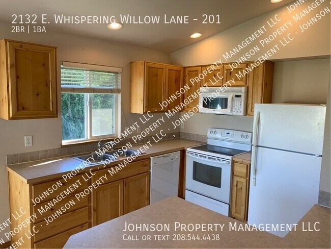 2132 E Whispering Willow Ln in Nampa, ID - Building Photo - Building Photo