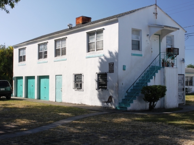 6240 NE Miami Pl in Miami, FL - Foto de edificio - Building Photo