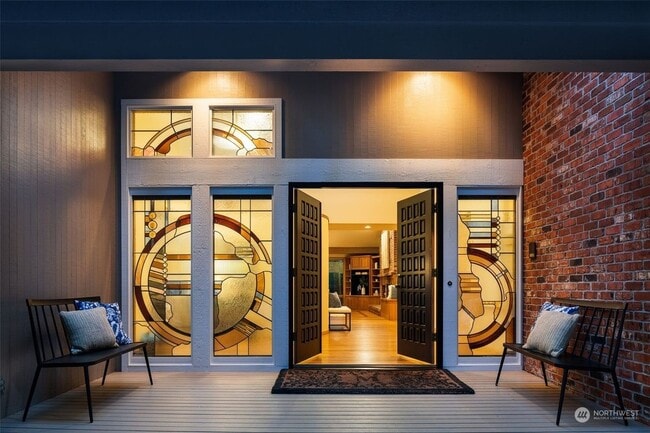 4542 Ferncroft Rd in Mercer Island, WA - Building Photo - Building Photo