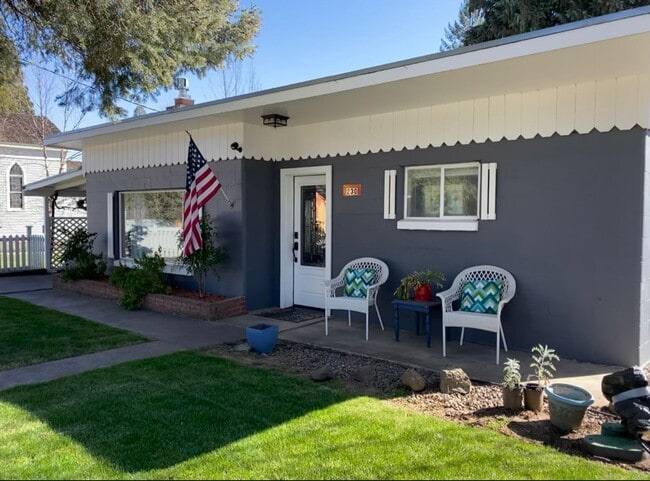 property at 230 N 4th St
